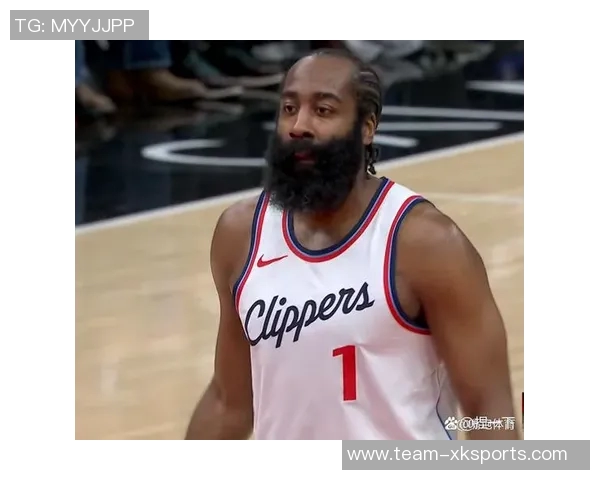 哈登首节表现抢眼送出8助攻3分3篮板助力球队攻防转换