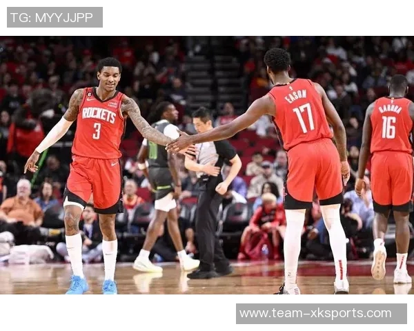 乌度卡称赞伊森投篮自信提升进攻空间表现出色