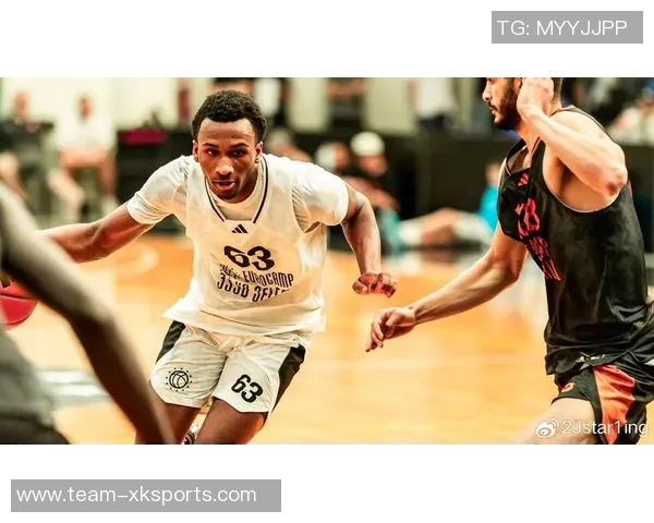 NCAA季前赛明年状元热门达林彼得森上半场狂砍24分全场贡献26分表现抢眼 NCAA季前赛明年状元热门达林彼得森上半场狂砍24分全场贡献26分表现抢眼