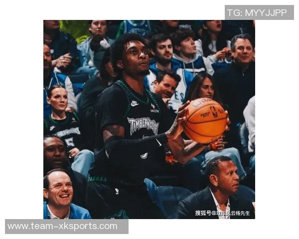 爱德华兹高效得分难救主球队失利全场19投11中砍下31分表现依旧亮眼 爱德华兹高效得分难救主球队失利全场19投11中砍下31分表现依旧亮眼